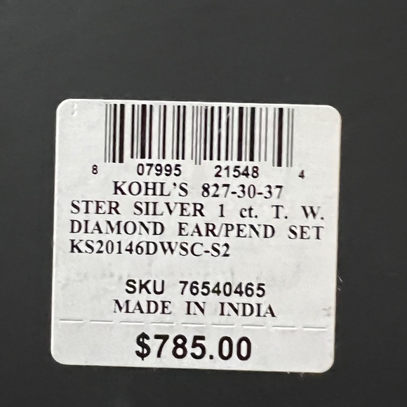 NWT super sweet Diamond Solitaire earrings and pendant set - Picture 6 of 6